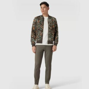 T-Shirt mit Label-Patch in weiss